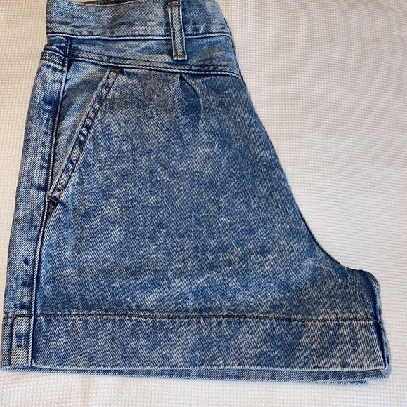 American Eagle Mom jeans Shorts size 2 light blue - Picture 4 of 12